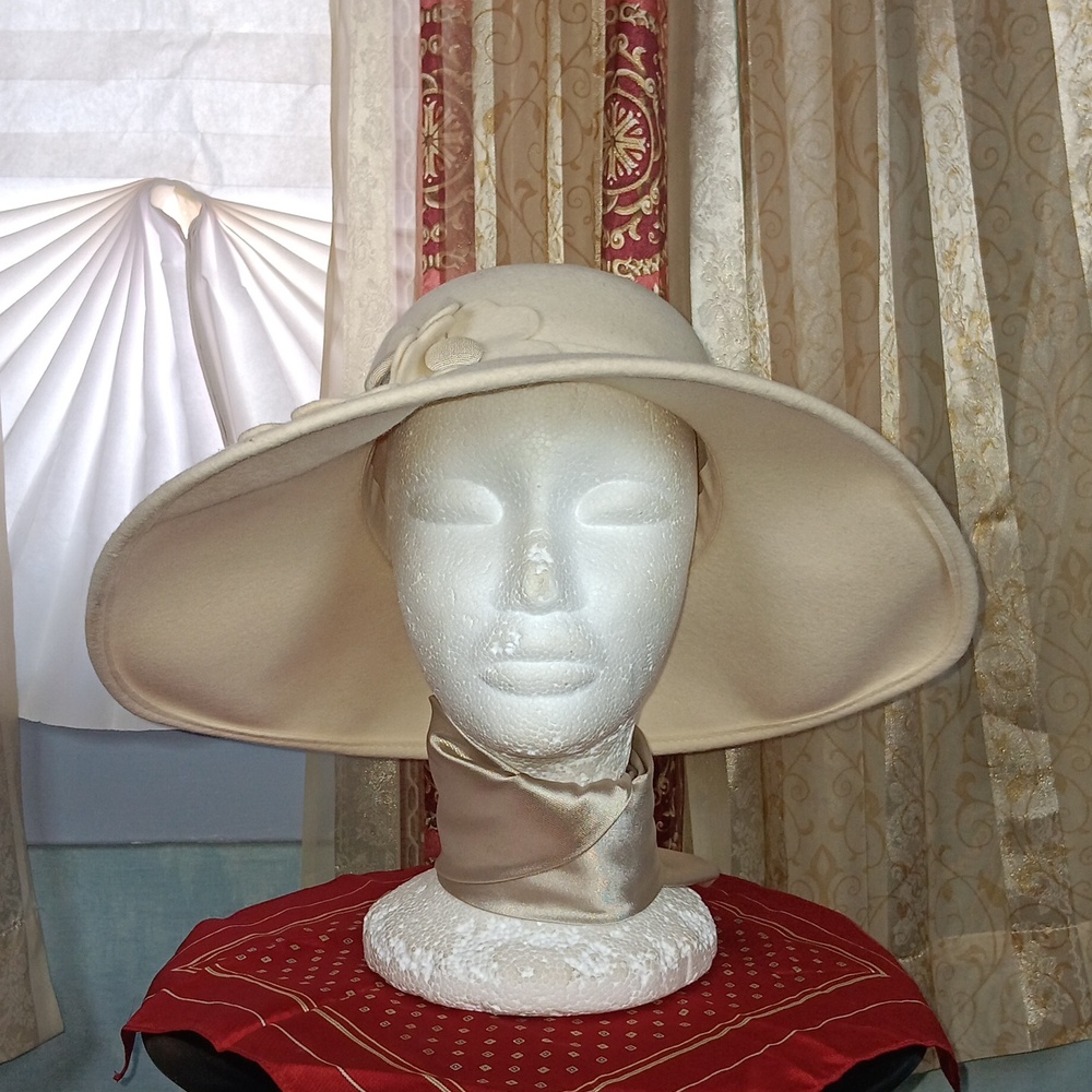 Elegant Cream Wide-Brim Hat
